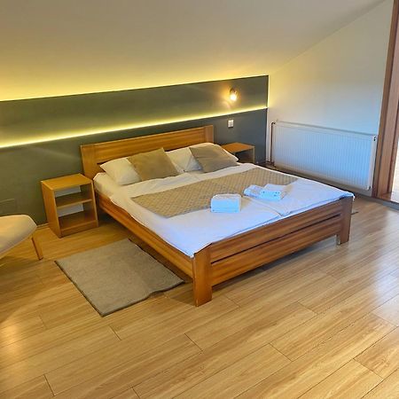 16 Lakes Guesthouse 그라보바츠 외부 사진