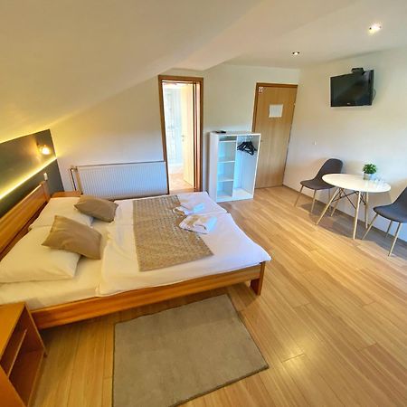 16 Lakes Guesthouse 그라보바츠 외부 사진