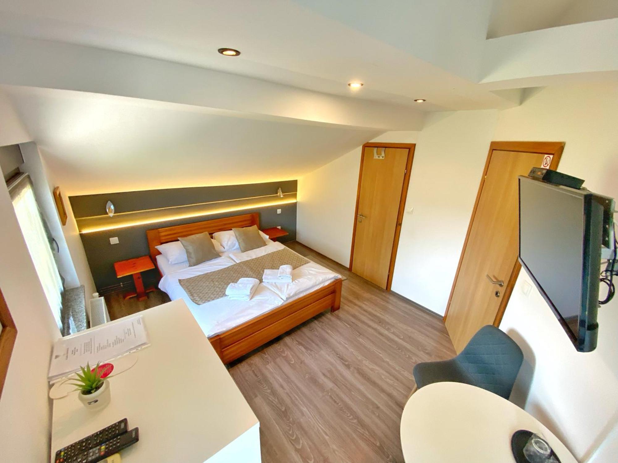 16 Lakes Guesthouse 그라보바츠 외부 사진