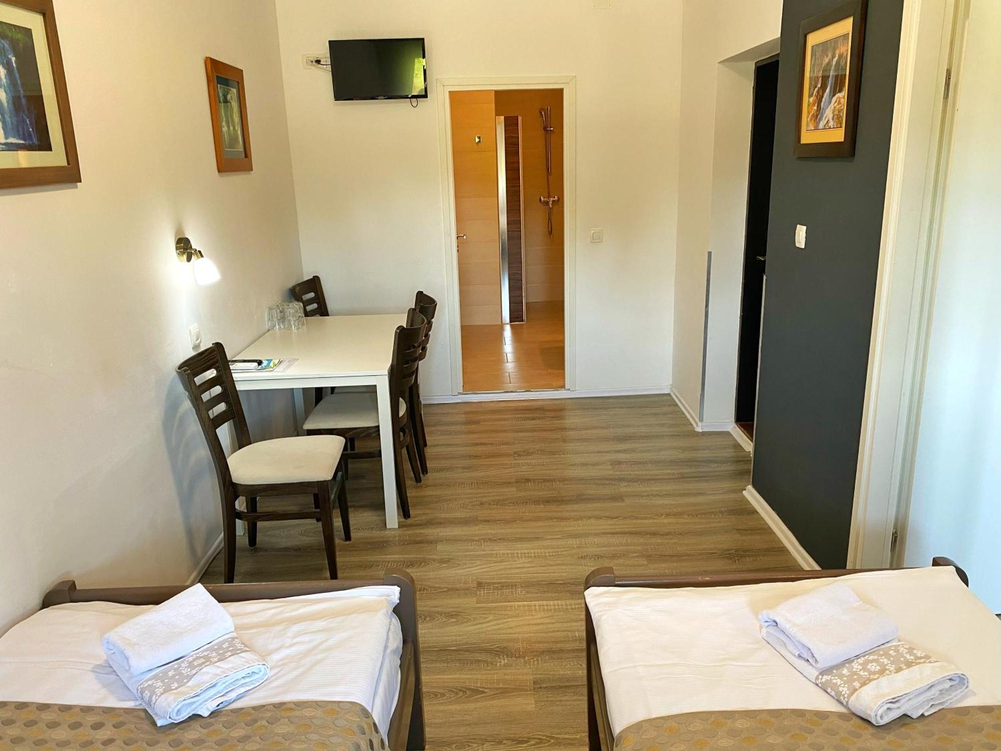 16 Lakes Guesthouse 그라보바츠 외부 사진
