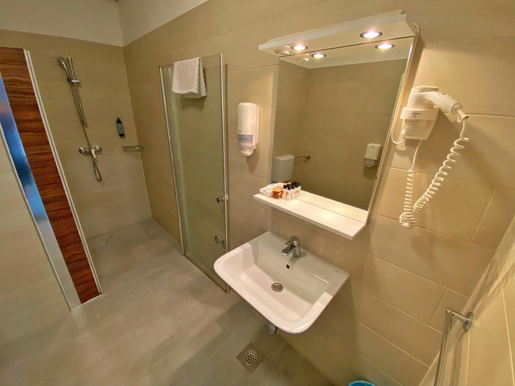16 Lakes Guesthouse 그라보바츠 외부 사진